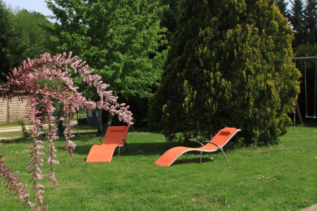 La Maison Du Bonheur Anlhiac Exterior foto